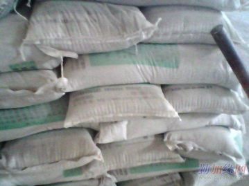 廠供防腐蝕抗油滲防靜電不發(fā)火地面硬化劑 耐磨度提升3倍，引領(lǐng)工業(yè)地坪新標(biāo)準(zhǔn)